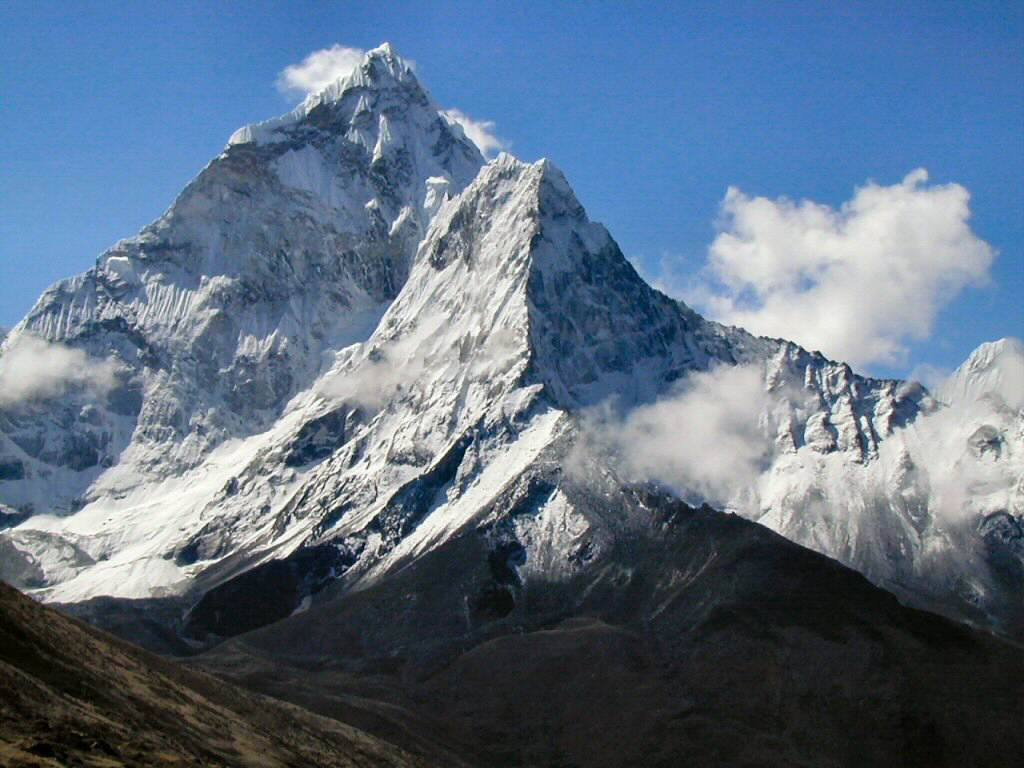 Еверест - самая высокая в мире гора