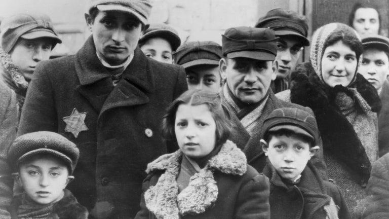 Холокост: Геноцид евреев во время Второй мировой войны